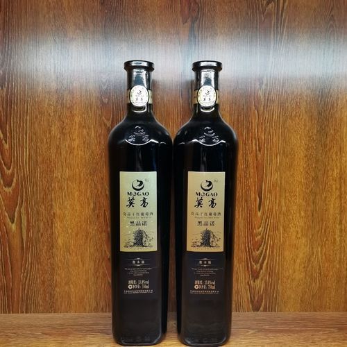 黑品诺窖藏干红葡萄酒