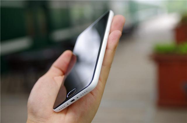 性价比最好的双卡双待双通手机(599元的双卡双待全网通手机)(6)