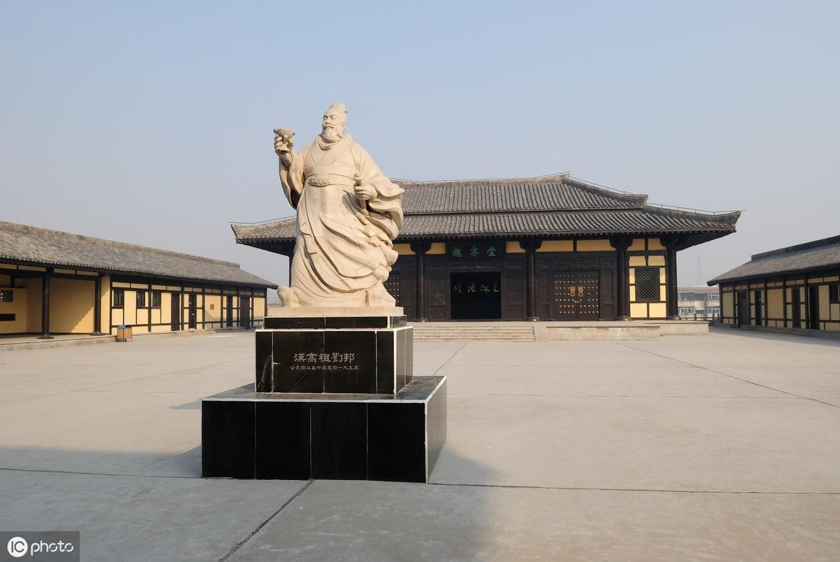萧规曹随褒义还是贬义(萧规曹随为什么成了贬义)