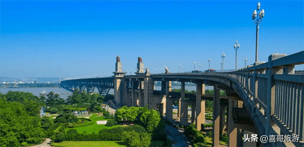 南京长江大桥长多少米(南京长江大桥建于哪年)