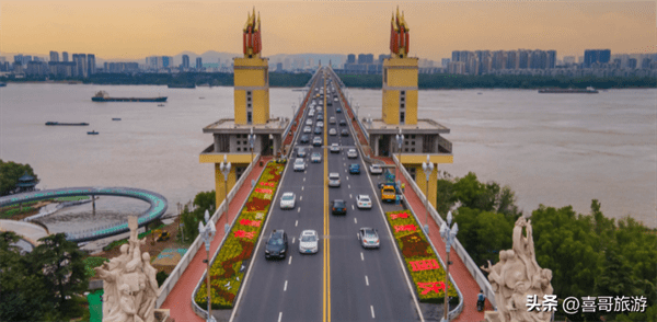 南京长江大桥长多少米(南京长江大桥建于哪年)