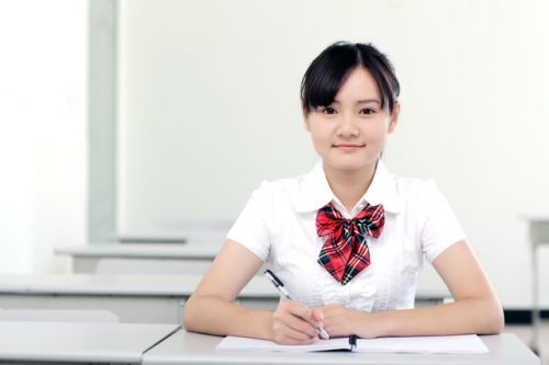 运动场的跑道一圈长400m 小健(运动场的跑道一圈长400m,小刚)-第1张图片-