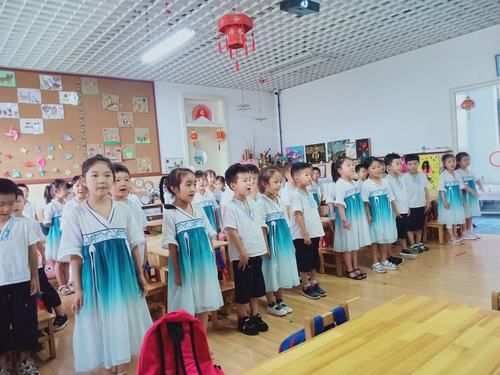 孩子们表演很棒的句子朋友圈(孩子们表演很棒的句子 表扬孩子跳舞的话语)-第1张图片-