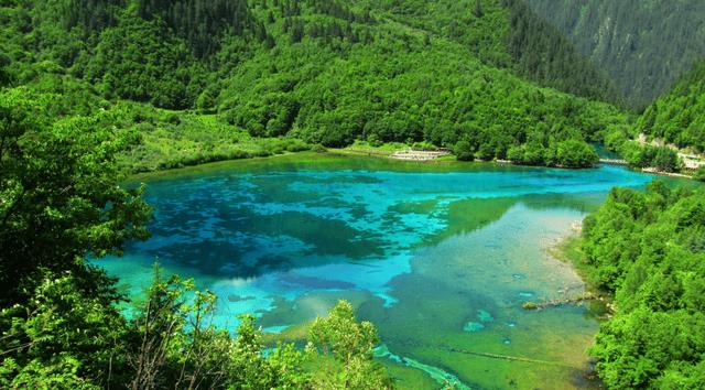 国内最值得去的十大旅游胜地（国内旅游必去的十大地方排名）