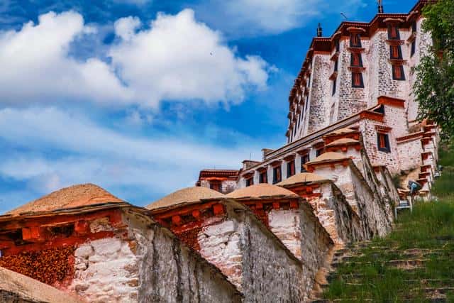 国内最值得去的十大旅游胜地（国内旅游必去的十大地方排名）