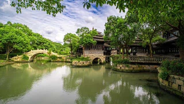 国内最值得去的十大旅游胜地（国内旅游必去的十大地方排名）