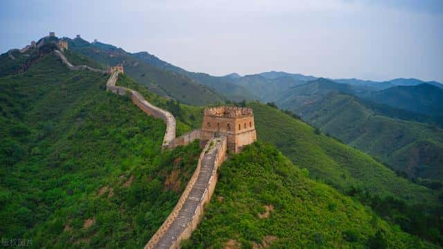 国内最值得去的十大旅游胜地（国内旅游必去的十大地方排名）