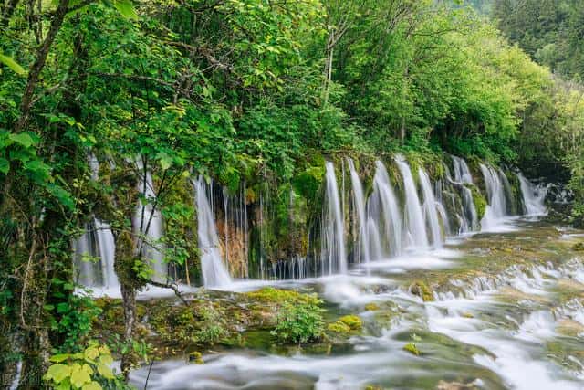 国内最值得去的十大旅游胜地（国内旅游必去的十大地方排名）