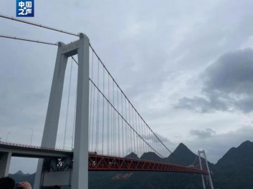 三个子念什么字怎么读啊(三点水一个尸三个子念什么)-第2张图片-