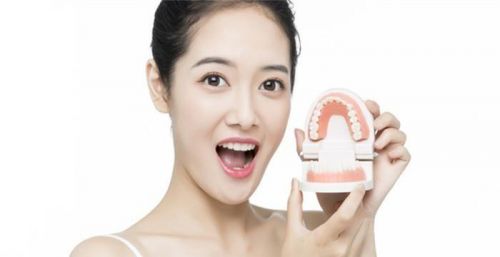 梦见牙齿掉光了是什么征兆(梦见牙齿掉光了是什么征兆男人)-第1张图片-