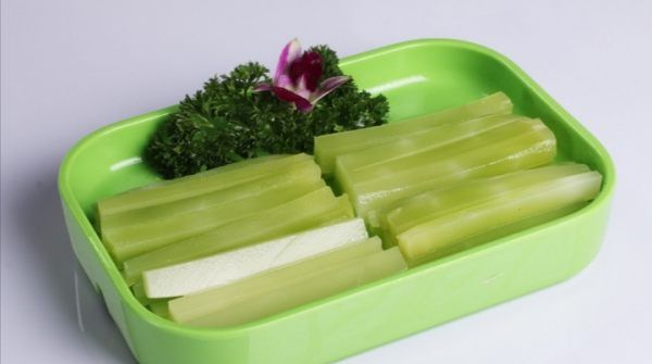 清炒莴笋怎么炒,怎么炒莴笋片好吃图3